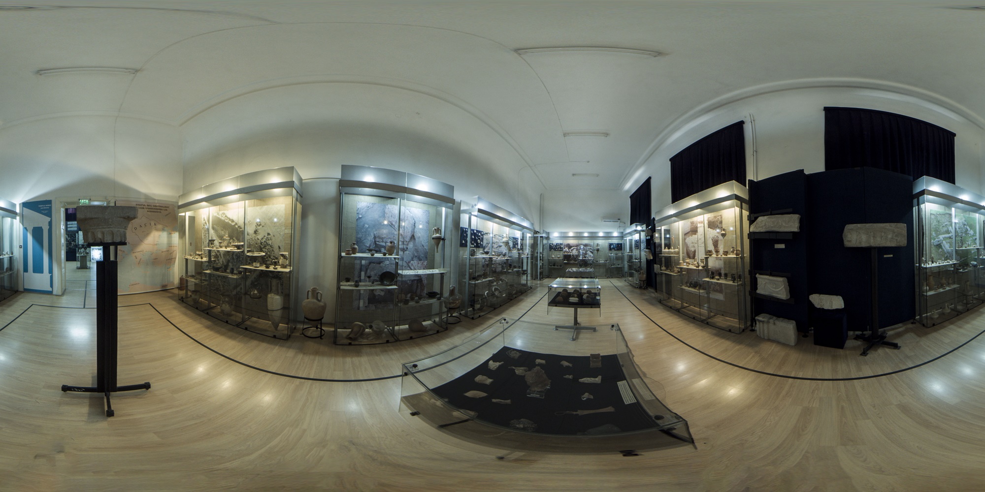 Interior Muzeul de Istorie Națională și Arheologie