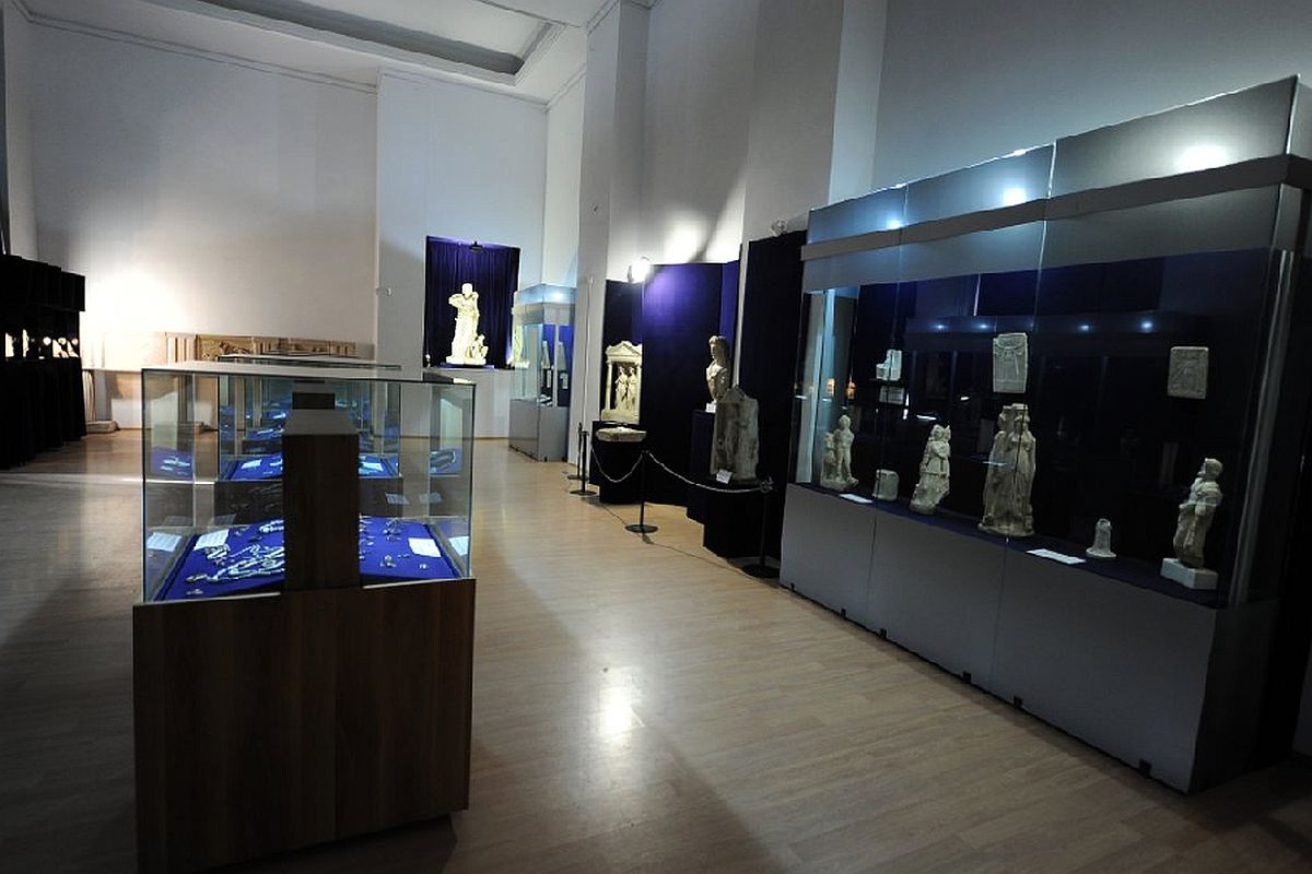 Interior Muzeul de Istorie Națională și Arheologie